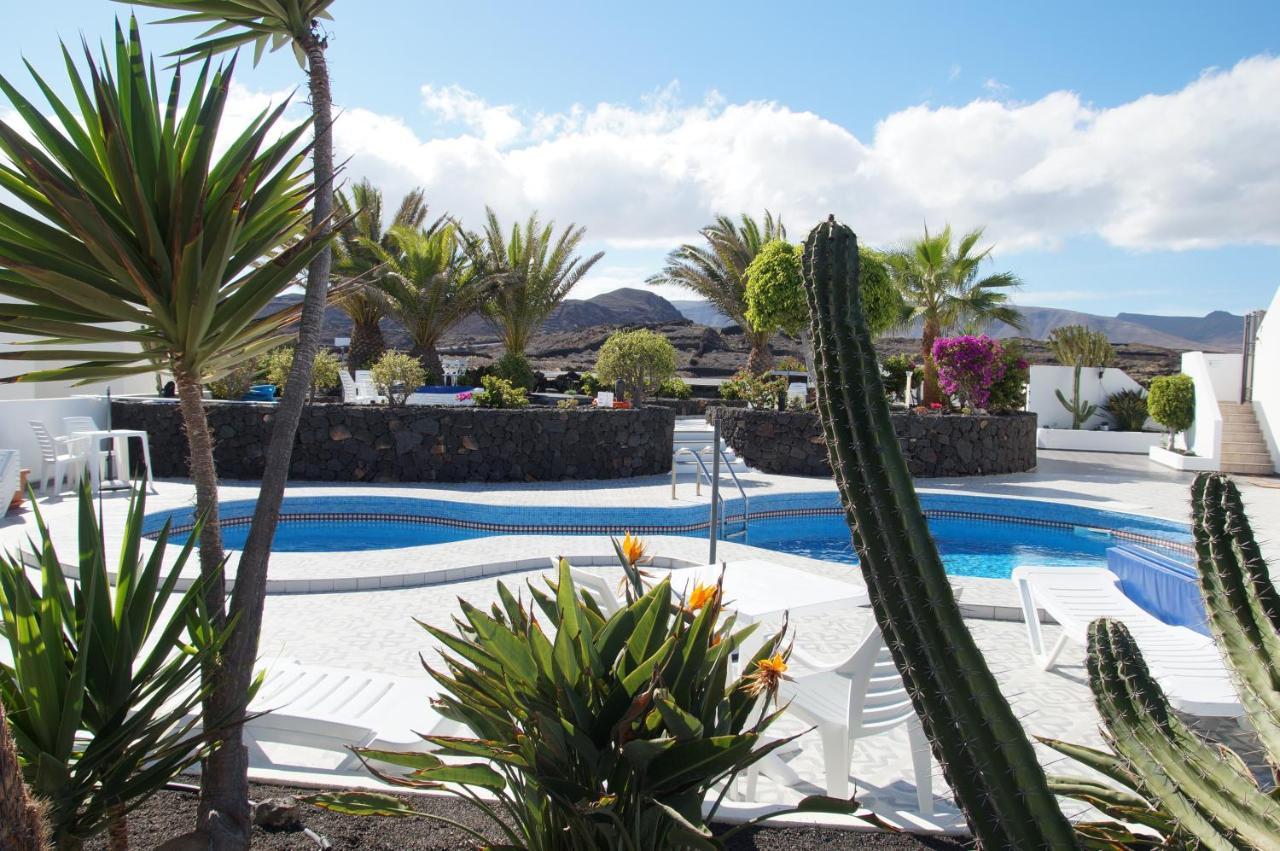 Apartments Casa Blanca Charco del Palo Exterior photo
